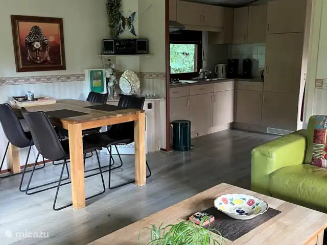Bij wat minder weer 's morgens ontbijten aan de eethoek!